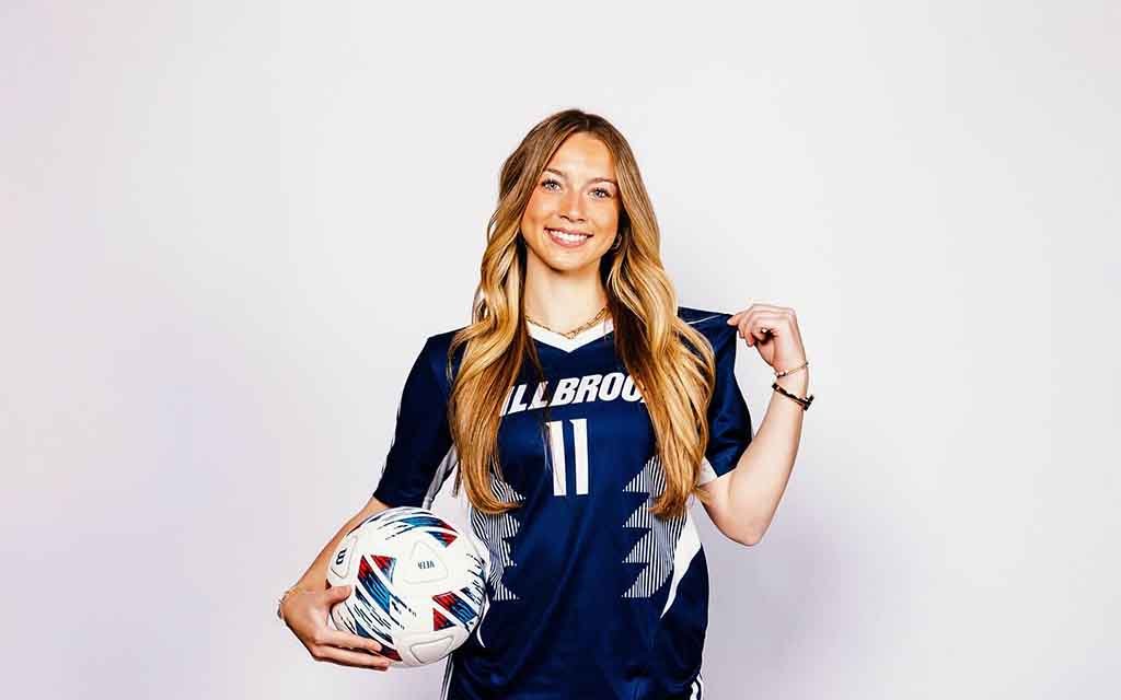 Abby Champlin 5 feet 7 inches height and athletic soccer build