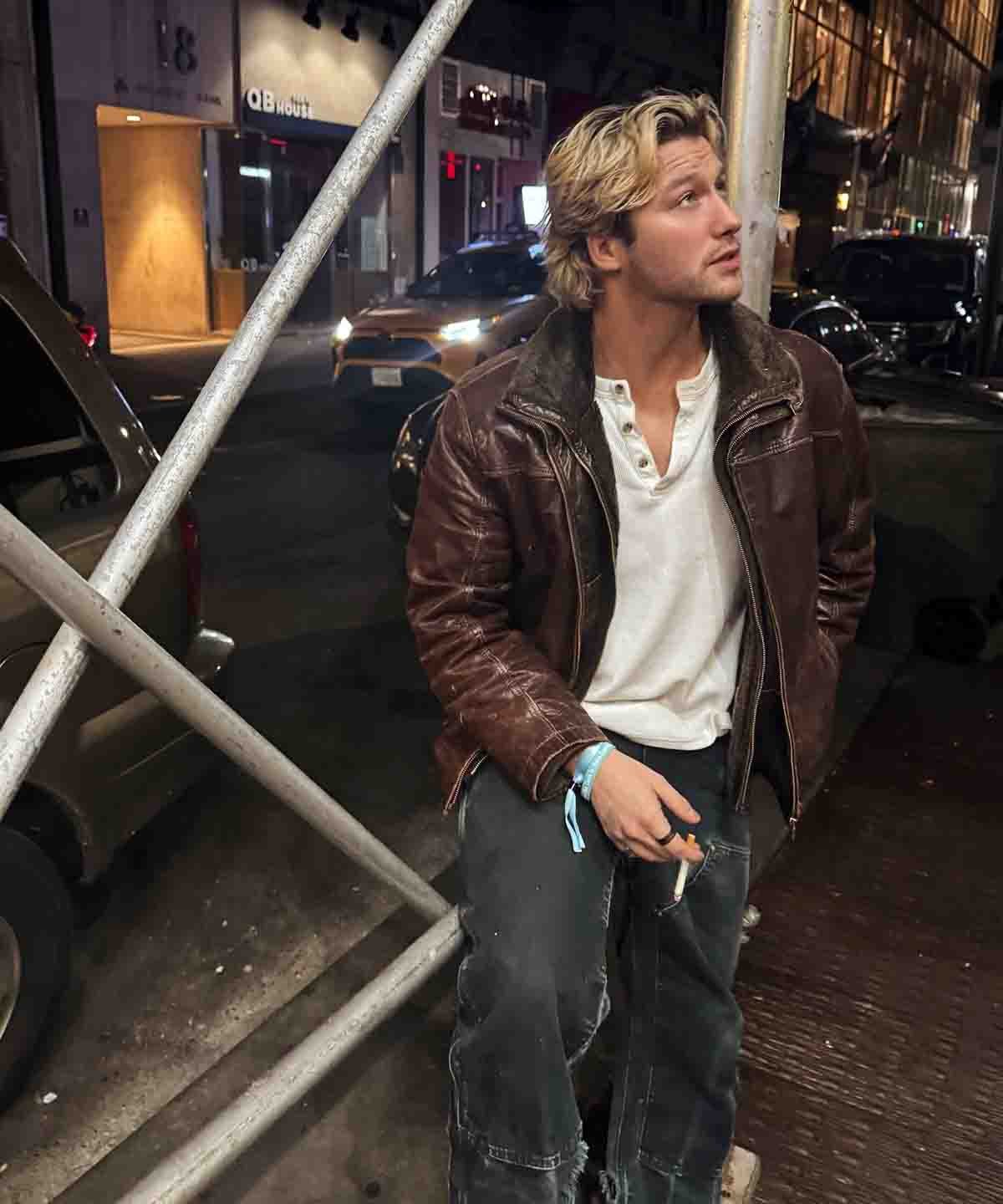 Stephen Kalyn 6ft height and athletic physical stats biography.