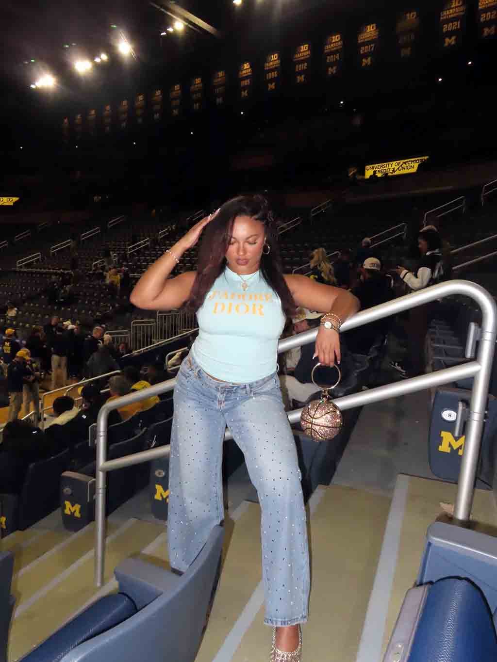 Angelnae Height, How tall is Angelnae, Angelnae Weight, Angelnae Body Stats, Angelnae Fitness, Angelnae Model, Physical Appearance.