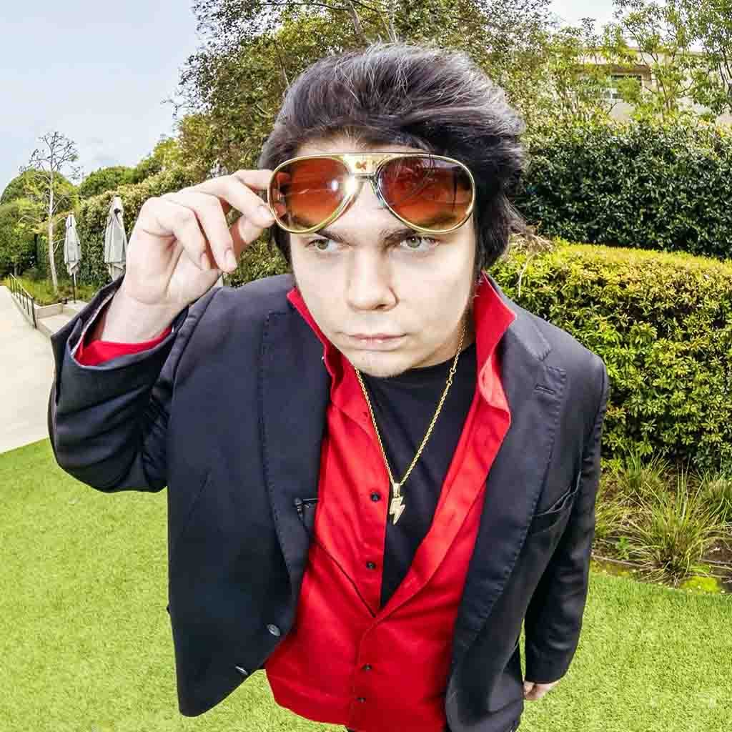 Chewy Thompson Family, Chewy Thompson Background, Chewy Thompson Personal Life, Chewy Thompson Influencer Journey, Chewy Thompson Fitness Lifestyle