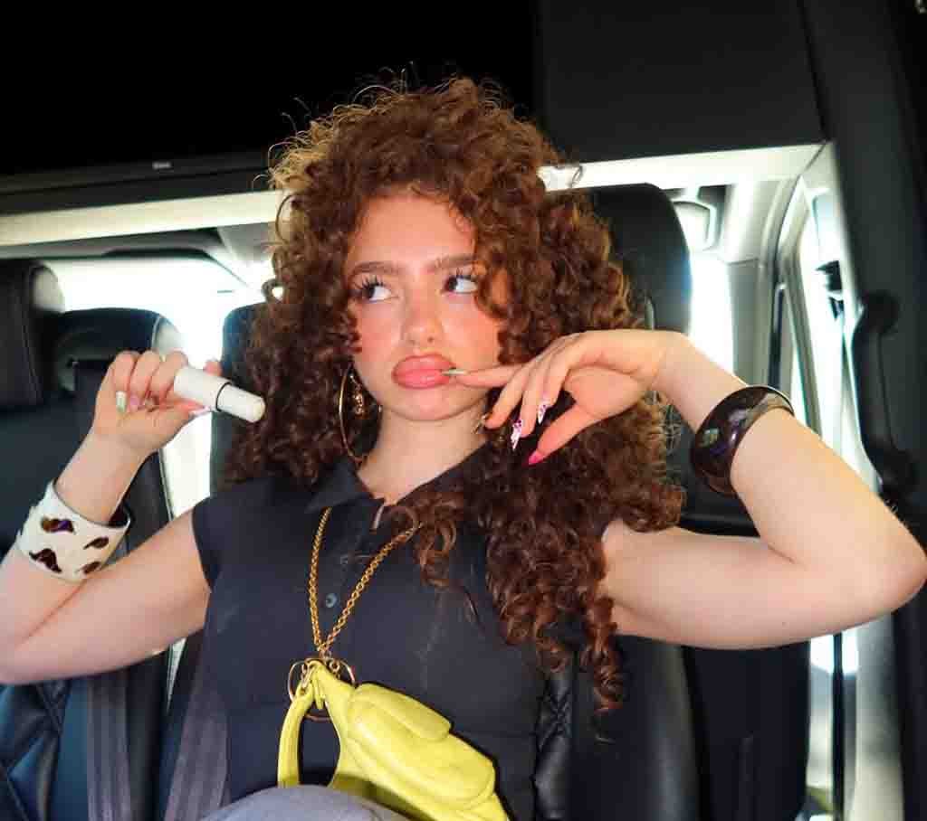 Demitra Kalogeras, Demitra Kalogeras Bio, Demitra Kalogeras Age, Demitra Kalogeras 2026, TikTok Star Demitra, Demitra Kalogeras Net Worth, Demitra Kalogeras Birthday, February 24 2006.