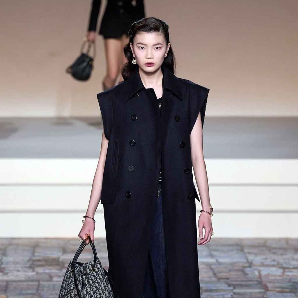 Sherry Shi Net Worth, Sherry Shi Salary, Sherry Shi Earnings, How much does Sherry Shi make, Sherry Shi Income 2026, Fashion Model Wealth