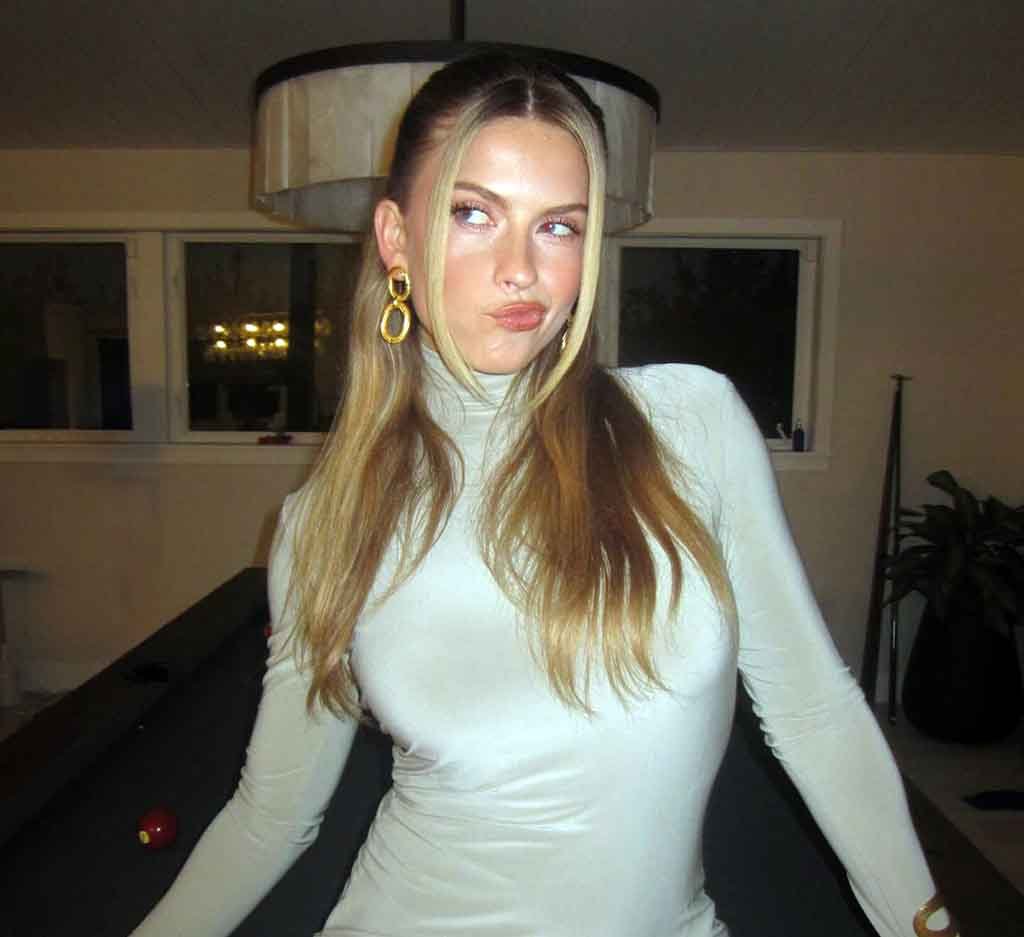 Xandra Pohl Height, How tall is Xandra Pohl, Xandra Pohl Weight, Xandra Pohl Measurements, Xandra Pohl Physical Appearance, Sports Illustrated Model Stats